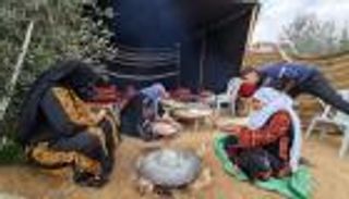 غزة تحيي "يوم الأرض" بالتراث والزيتون