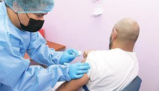 تطعيمات كورونا في الإمارات