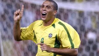 رونالدو أسطورة منتخب البرازيل