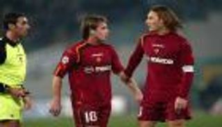 بسبب "مسلسل وهمي".. لاعب روما السابق يفضح توتي 