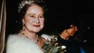 سر العائلة الملكية.. ميراث لهاري أكبر من شقيقه ويليام