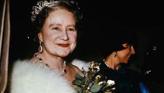 الملكة إليزابيث، الملكة الأم