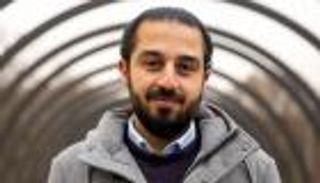 أول لاجئ سوري تحت قبة برلمان ألمانيا.. حلم تكسر على صخرة التهديدات