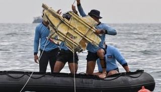 جزء من حطام الطائرة المنكوبة