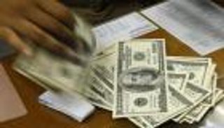 سعر الدولار في مصر اليوم الخميس 1 أبريل 2021.. الأخضر يفقد قرشا