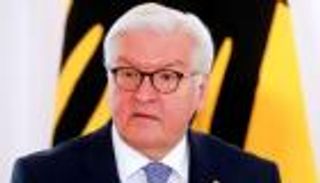 حقن رئيس ألمانيا بـ"أسترازينيكا".. ووزير الداخلية يرفض 