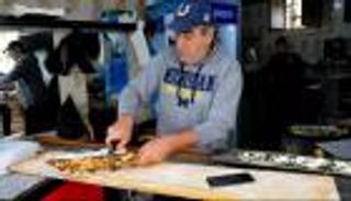 ذهبت الخيرات والبركة.. "المنقوشة" اللبنانية تنعي حظها بعد خصام الفقراء