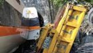 قتلى وجرحى في حادث خروج قطار عن القضبان في تايوان