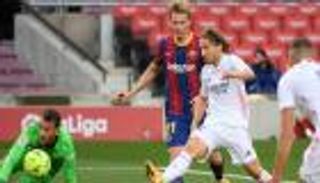 كلاسيكيات أبريل تنتظر عشاق كرة القدم