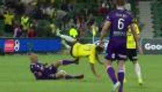 بالفيديو.. طرد لاعب يصنع التاريخ في البرازيل