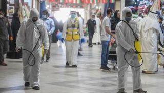 تعقيم الشوارع في الكويت- أرشيفية