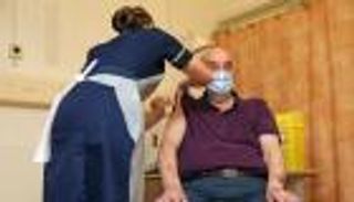 30 حالة تجلط بين 18 مليونا تلقوا أسترازينيكا في بريطانيا