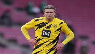 إيرلينج هالاند مهاجم بروسيا دورتموند