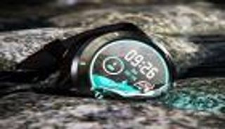 "لوكمات" تطلق ساعة ذكية في سوق مزدحم