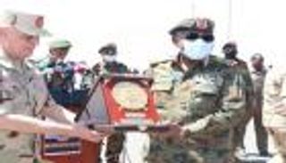 رئيس أركان الجيش المصري من السودان: نقف في خندق واحد