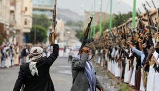 عناصر من مليشا الحوثي الإرهابية في اليمن