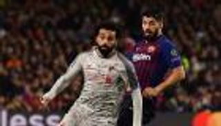 ليفربول قلق على محمد صلاح بسبب برشلونة وريال مدريد