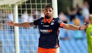 أندي ديلور مهاجم فريق مونبيلييه الفرنسي ومنتخب الجزائر