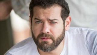 الفنان عمرو يوسف