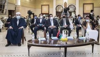 رئيس المجلس الرئاسي محمد المنفي خلال حضوره حفل انطلاق المسابقة