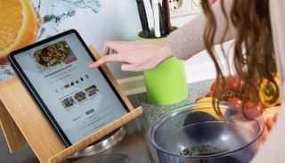 ينبغي ألا تقل جودة شاشة الحاسوب اللوحي عن دقة Full HD