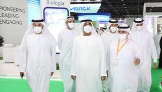 الشيخ أحمد بن سعيد آل مكتوم عقب الافتتاح يقوم بجولة في المعرض