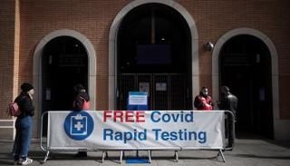 مركز لإجراء فحوص كورونا مجانا في العاصمة البريطانية لندن