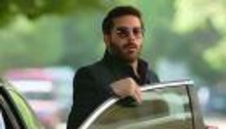 فيديو.. الاعتداء على فنان مصري شهير في الشارع