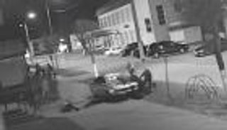 فيديو.. سيارة تدهس حشدا من الناس بعد مشاجرة