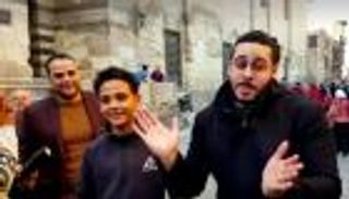 زياد إبراهيم.. فنان ينشر البهجة في شوارع القاهرة بـ"الأكابيلا"