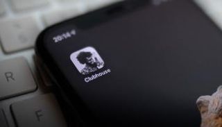 شعار تطبيق كلوب هاوس