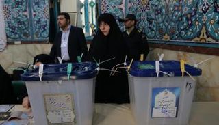 لجنة انتخابية في إيران - أ.ف.ب