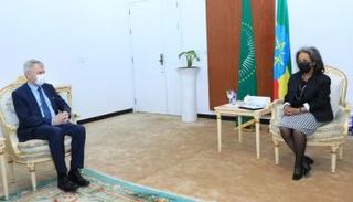 مبعوث الاتحاد الأوروبي مع رئيسة إثيوبيا