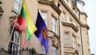 "انقلاب في لندن".. مأساة سفير ميانمار ببريطانيا