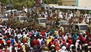 العين سكان وجنود في غرب دارفور- أرشيفية