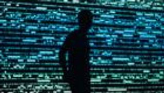 عبر الإنترنت المظلم والبيتكوين.. إيطالي يخطط للانتقام من حبيبته