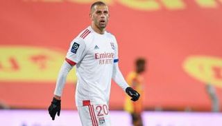 إسلام سليماني مهاجم ليون ومنتخب الجزائر