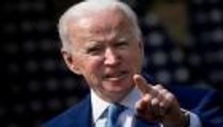 بايدن يواجه "الأسلحة الخفية" بعدد من الإجراءات التنفيذية