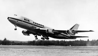 أول رحلة لطائرة بوينج 737 - الفرنسية