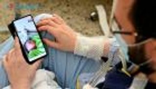 بالصور.. يعود للحياة بقلب جديد وطفل جديد في يوم واحد