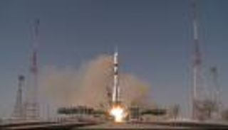 بالصور.. "سيوز" تنطلق إلى الفضاء احتفاء بالذكرى الـ60 لتحليق "جاجارين"