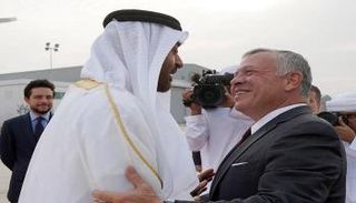 الشيخ محمد بن زايد يستقبل الملك عبدالله الثاني في زيارة سابقة- أرشيفية