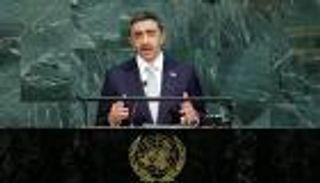 عبدالله بن زايد يؤكد لـ"يان كوبيش" دعم الإمارات لاستقرار ليبيا