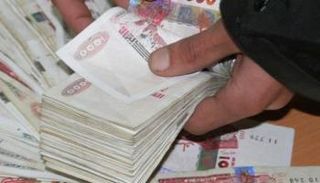 أسعار اليورو والدولار في الجزائر اليوم السبت