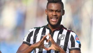 فراس شواط نجم الصفاقسي يكرس عقدة النجم الساحلي