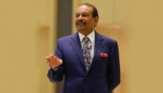 الملياردير الهندي يوسف علي