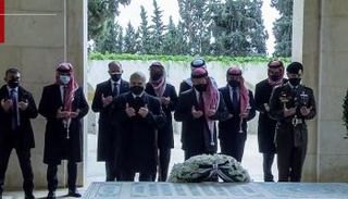 أول ظهور مشترك لعاهل الأردن الملك عبد الله والأمير حمزة منذ الخلاف بينهما 