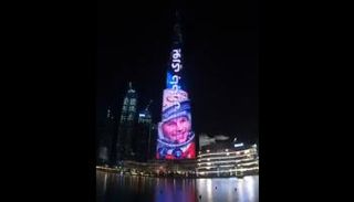 صورة يوري جاجارين على برج خليفة