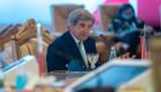 من الإمارات للصين.. جون كيرى يواصل جولات التحضير لقمة المناخ