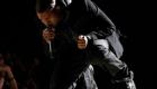 بمليون دولار.. حذاء قديم للمغني كاني ويست للبيع